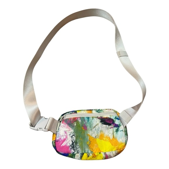 Lululemon Everywhere Belt Bag Watercolor Multicolor Belt Bag Colorful 1L - Picture 2 of 5
